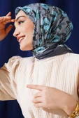 Çiçek Desenli Şeritli Eşarp Füme thumbnail 2