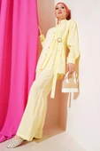 Yan Kemerli Düğmeli İkili Takım Sarı thumbnail 2