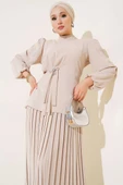 Yan Büzgülü Pileli Etekli İkili Takım Bej thumbnail 2