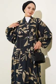 Geniş Yaprak Desenli Yarım Düğmeli Elbise Siyah thumbnail 2