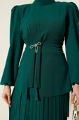 Yan Büzgülü Pileli Etekli İkili Takım Zümrüt - 4