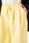 Pile Detaylı İp Kuşaklı Pantolon Sarı thumbnail 4