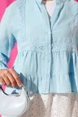 Dantel Detaylı Kısa Bluz Mavi thumbnail 4
