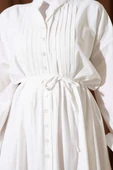 Önü Nervürlü İp Kuşaklı Elbise Beyaz thumbnail 4