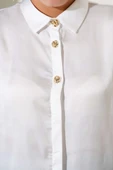 Gold Düğmeli Saten Gömlek Beyaz thumbnail 4