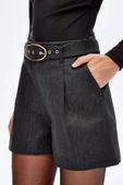 Quzu Kemer Tokalı Kadın Şort thumbnail 4