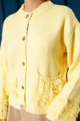 Püsküllü Düğme Detaylı Triko Hırka Sarı thumbnail 4