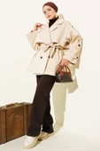 Pelerin Detaylı Kuşaklı Kısa Trençkot Bej thumbnail 2