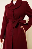 Yaka Düğmeli Kuşaklı Kaşe Kaban Bordo thumbnail 4
