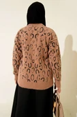 Leopar Desenli Sakallı Kazak Latte thumbnail 3