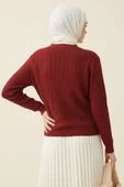 Saç Örgülü Düğmeli Triko Hırka Bordo thumbnail 3