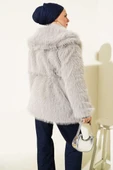 Geniş Yaka Kürklü Mont Gri thumbnail 3