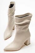 Kadın Nomire Bej Deri Büzgülü Sivri Burun Kalın Topuklu Bot thumbnail 3