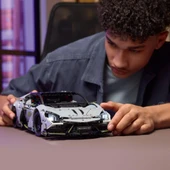 LEGO Technic 42214 Lamborghini Revuelto Süper Spor Araba thumbnail 7