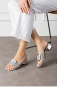 Anca Gümüş Rugan Topuklu Terlik thumbnail 10