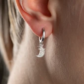 925 Ayar Gümüş Ay ve Yıldız Sallantı Küpe thumbnail 3