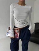 Asimetrik alt detaylı bluz beyaz thumbnail 1