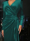 Lucky Life Kadın Uzun Kollu Kruvaze Yakalı Yandan Büzgülü Midi Kadife Elbise thumbnail 1