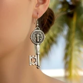 Tarihi Anahtar Şekilli Kadın Küpe Çift Adet Gümüş Kaplama El Yapımı Küpe thumbnail 2