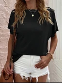 MDB Kadın Tek Omuzu Açık Düğme Detaylı Salaş Viskon Bluz thumbnail 5