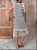 MDB Kadın Kolsuz V Yaka Eteği Püsküllü çizgi Desen Triko Elbise thumbnail 4