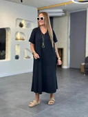 MDB Kadın Kısa Kollu V Yakalı Cep Detaylı Uzun Viskon Iki Iplik Elbise thumbnail 2