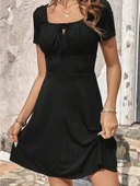 MDB Kadın Kısa Kollu Kare Yakalı Bağcıklı Kaşkorse Elbise thumbnail 2