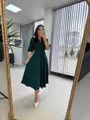 MDB Kadın Kısa Kollu Bisiklet Yaka Fiyonk Broşlu Midi Janjan Krep Elbise thumbnail 2