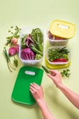 Tupperware Sera Serisi Yüksek Gövdeli Meyve ve Sebze Saklama Kabı Yeşil 4.4 lt - 5