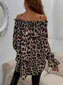 MDB Kadın Ip Askılı Omuzlardan Açık Leopar Desenli Asimetrik Kesim Süprem Bluz thumbnail 3