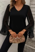 MDB Kadın Uzun Kollu V Yakalı Kolları Ispanyol Detayı Sandy Bluz thumbnail 2