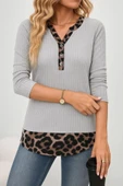 MDB Kadın Uzun Kollu Yakadan Düğmeli Leopar Detaylı Kaşkorse Bluz thumbnail 1