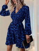 MDB Kadın Uzun Kollu Kruvaze Yaka Belden Kuşaklı çapraz Kesim Detaylı Leopar Modal Mini Elbise thumbnail 1