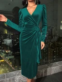 MDB Kadın Uzun Kollu Kruvaze Yakalı Yandan Büzgülü Midi Kadife Elbise thumbnail 3