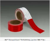 983-72>REFLEKTİF DÜZ ŞERİT-KIRMIZI E ONAYLI 55MMX50MT   (SERT YÜZEYLER İÇİN) - 3M-5710923702 - 1