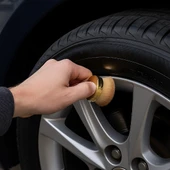 Hazneli Lastik Parlatma Fırçası - 1