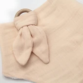 BabyJem Ahşap Diş Kaşıyıcılı Bürümcük Müslin Önlük 736 Somon - 2
