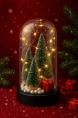 Yeni Yıl Ruhunu Yansıtan Led Işıklı 3 LÜ Yılbaşı Kar Efektli Çam Ağacı Hediye Paketi Temalı Fanus thumbnail 1