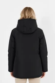 İçi Kürklü Su ve Rüzgar Geçirmez Cepli Kapüşonlu Kadın Mont thumbnail 6