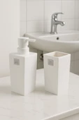 Minimalist Banyo Seti – Sıvı Sabunluk ve Diş Fırçalık | Modern Kare Tasarım DC-6778 thumbnail 1