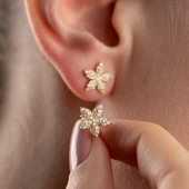 925 Ayar Gümüş Taşlı Minimal Çiçek Küpe thumbnail 3