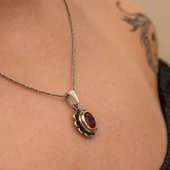 Gümüş Kırmızı Taşlı Çiçek Model Kadın Kolye thumbnail 4