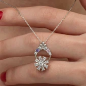 Gümüş Beyaz Dönen Çiçek Kadın Kolye thumbnail 1