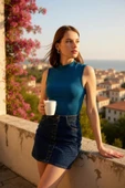 Kadın Mavi Kolsuz Balıkçı Yaka Basic Bluz - 3