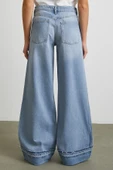 Paçası Katlamalı Geniş Paça Jean Buz Mavisi thumbnail 6