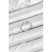 Pirinç Gümüş Renk Kalpli Detaylı Zirkon Taşlı Kadın Yüzük - 1