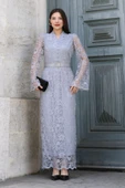 Hakim Yaka Kemerli Dantel Maxi Abiye Elbise 6032-Gri thumbnail 5
