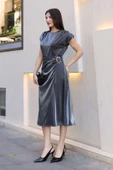 Toka ve Drape Detaylı Soft Saten Midi Elbise 6042-Antrasit - 4