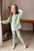 Yazı Detaylı Tarz Yeşil Renk Kız Çocuk Takım thumbnail 2