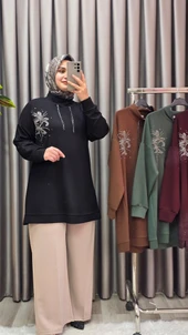 Kadın Büyük Beden Zincir Detaylı Taş İşlemeli Rahat Kalıp Esnek Kumaş Tunik thumbnail 3